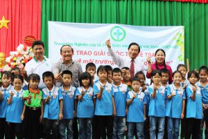 The Center for Health Environment Research and Development(CHERAD) continued to successfully organize the Honor Ceremony for elementary and junior high school students in Tu Mai and Vu Xa communes of the province. Bac Giang